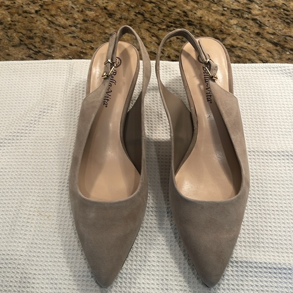 Bella Vita suede slingbacks 11W nude - Picture 2 of 5